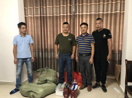 炎炎夏日送清凉 滴滴关怀暖人心(图6) 炎炎夏日送清凉 滴滴关怀暖人心(图6)