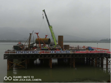 张公庙澧水特大桥首根桩基施工正式开工(图3) 张公庙澧水特大桥首根桩基施工正式开工(图3)